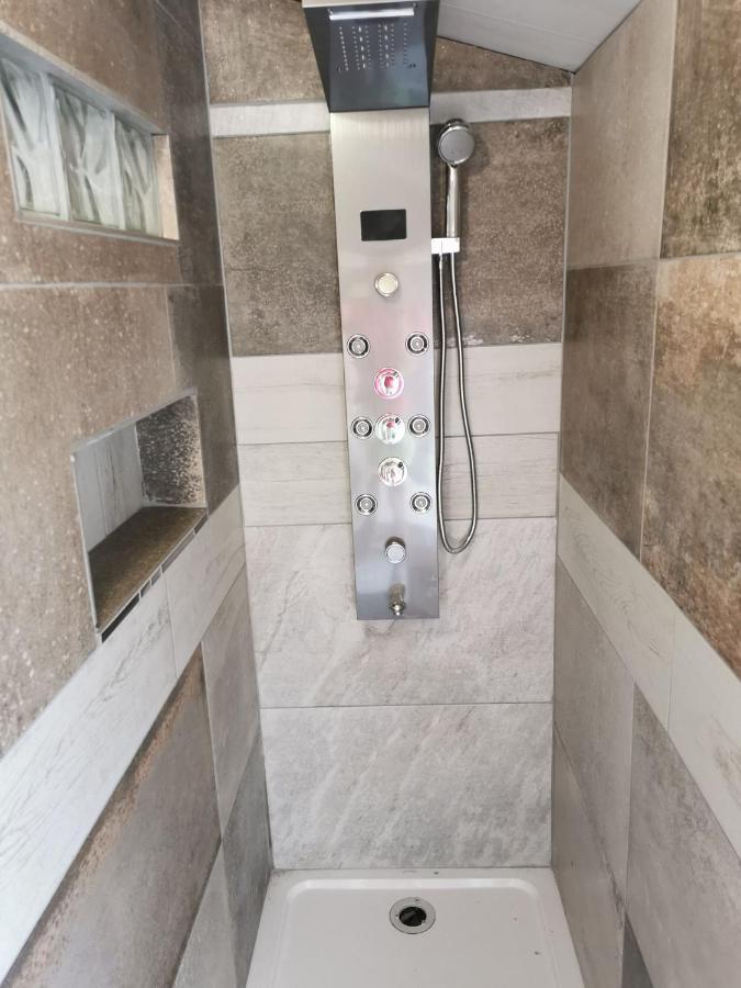 Hotel Il Etait 1 Fois Piolenc Zewnętrze zdjęcie
